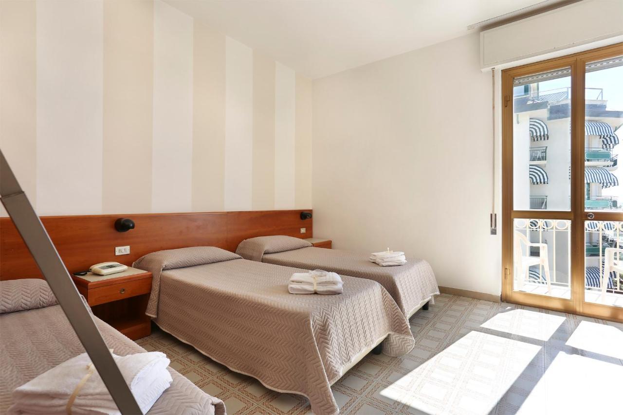 Hotel Brunella Camaiore Bagian luar foto