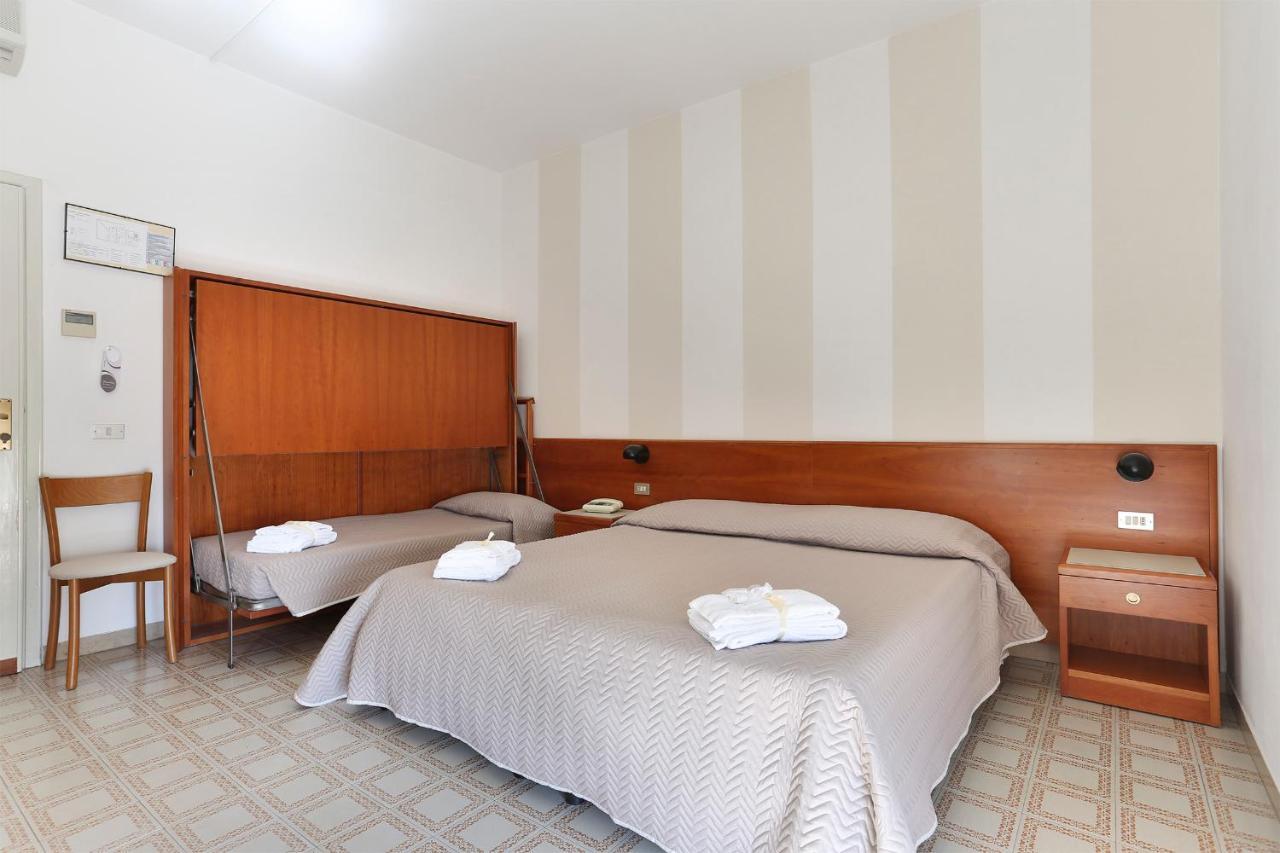 Hotel Brunella Camaiore Bagian luar foto