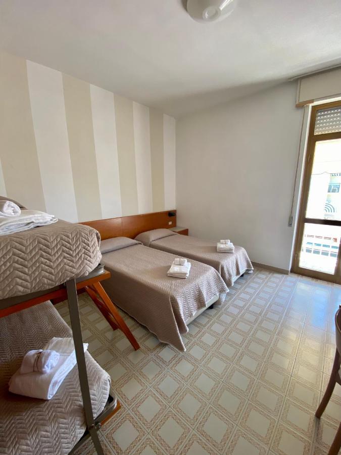 Hotel Brunella Camaiore Bagian luar foto