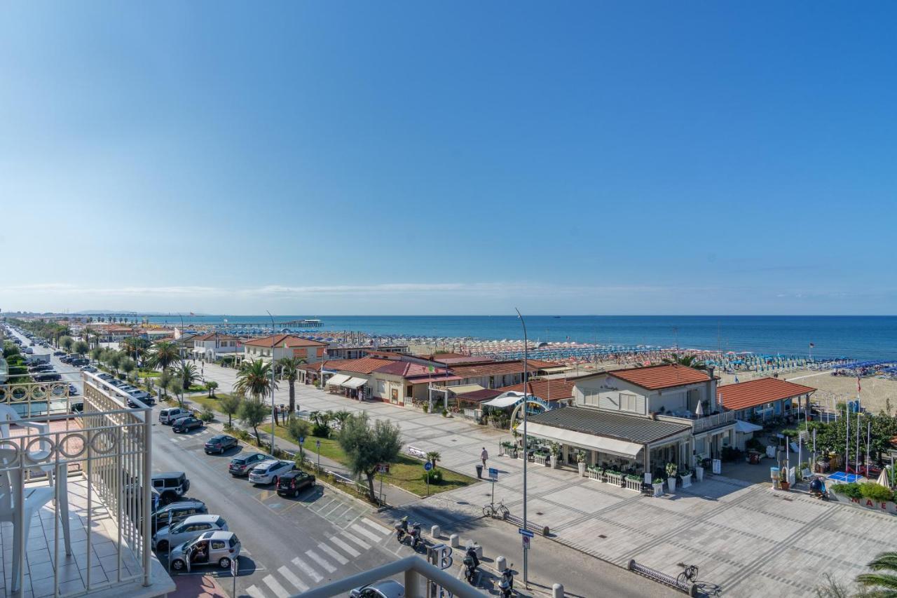 Hotel Brunella Camaiore Bagian luar foto