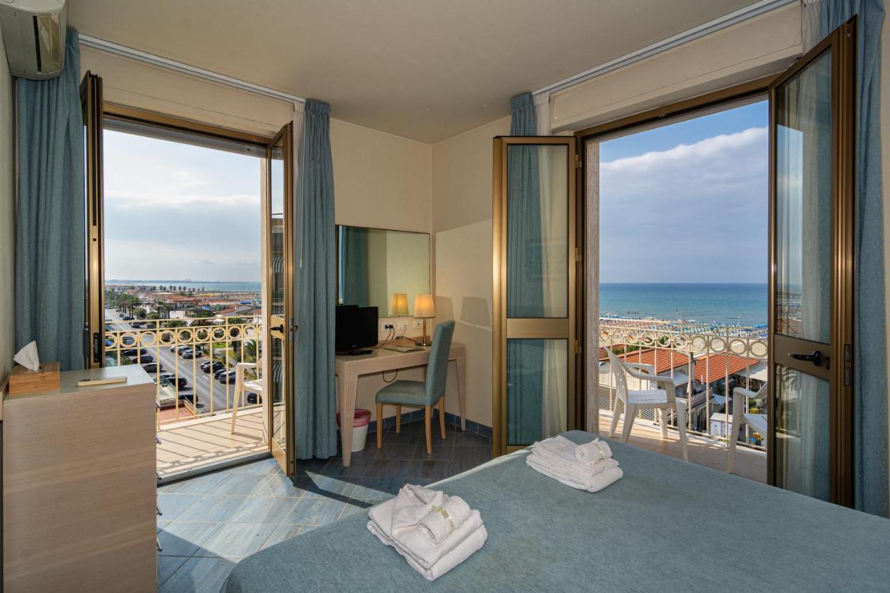 Hotel Brunella Camaiore Bagian luar foto