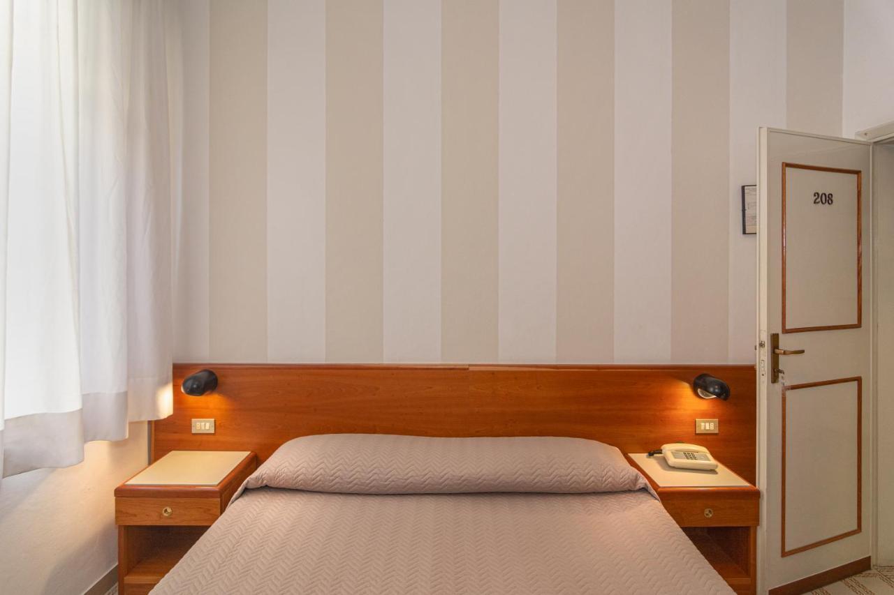 Hotel Brunella Camaiore Bagian luar foto