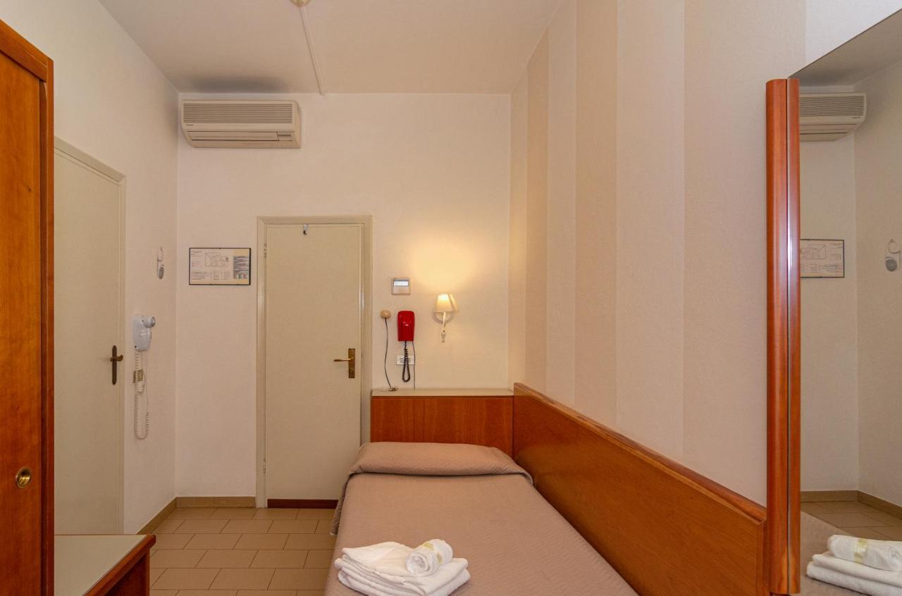 Hotel Brunella Camaiore Bagian luar foto