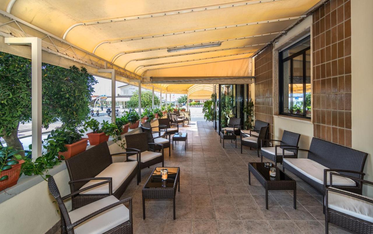 Hotel Brunella Camaiore Bagian luar foto