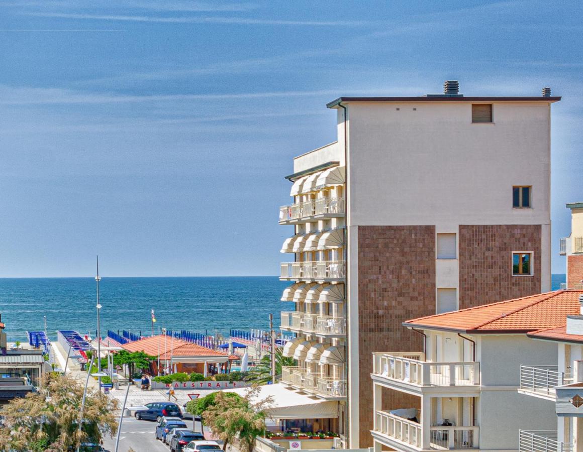 Hotel Brunella Camaiore Bagian luar foto