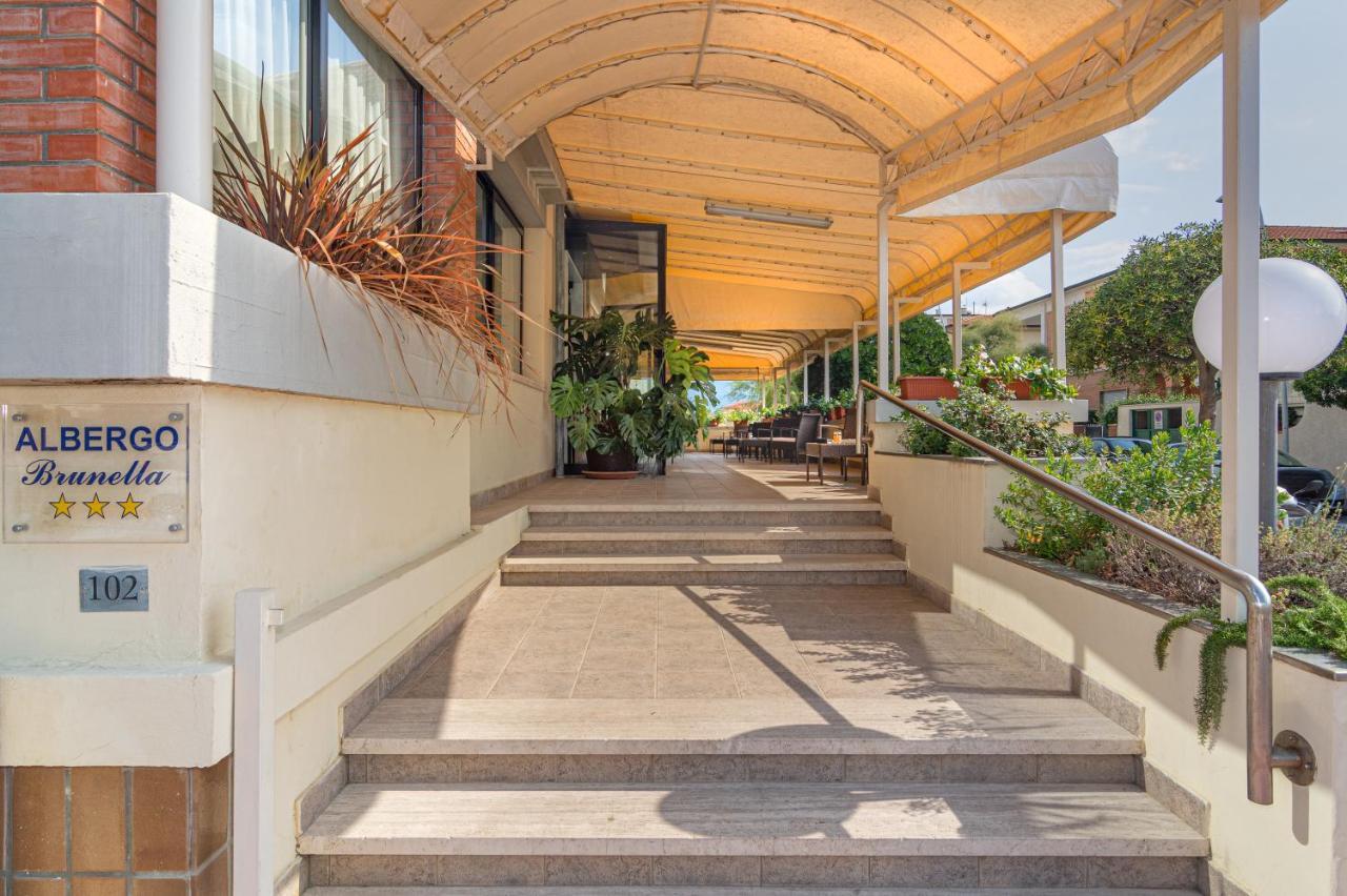 Hotel Brunella Camaiore Bagian luar foto