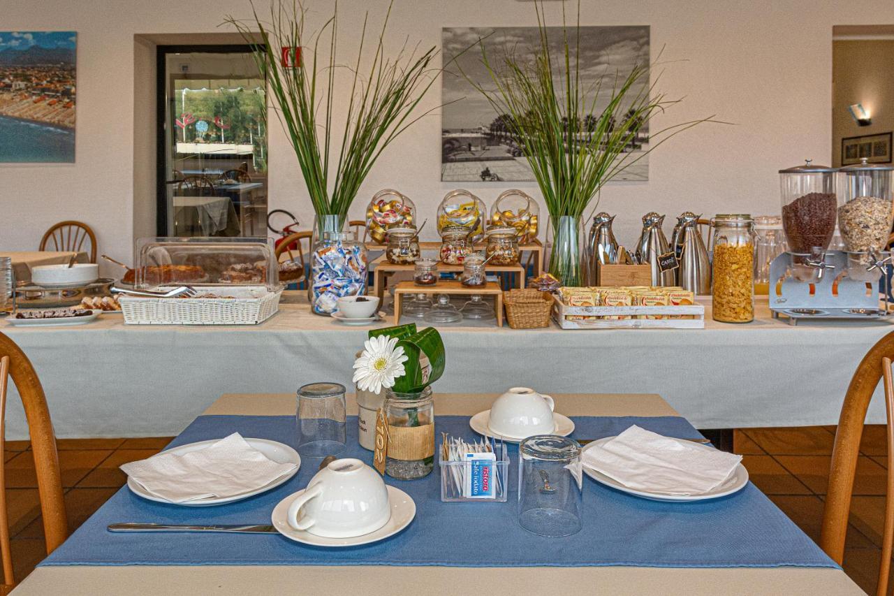 Hotel Brunella Camaiore Bagian luar foto