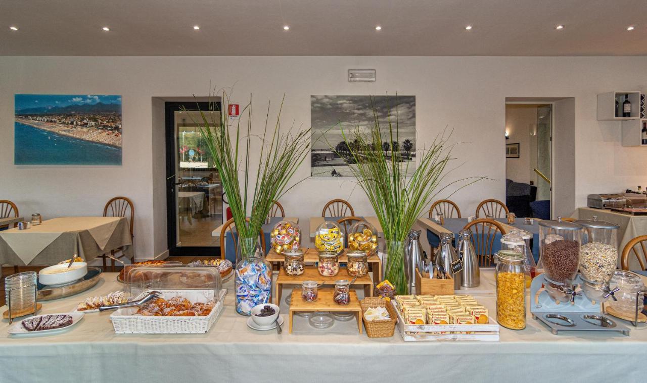 Hotel Brunella Camaiore Bagian luar foto